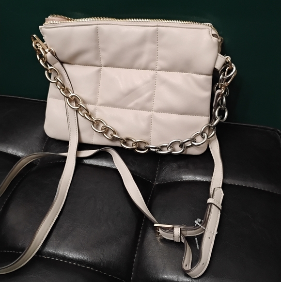 Kate Landry Vegan Leather Quilted Purse Two-Tone Chain Strap & Crossbody Beige - Picture 3 of 10